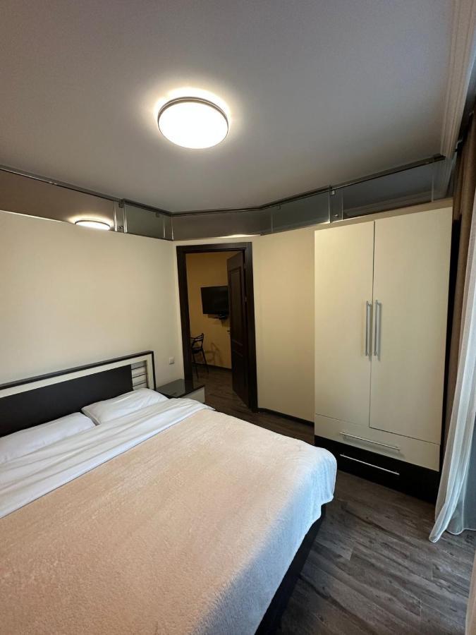 Pirosmani Mini Hotel Batum Dış mekan fotoğraf